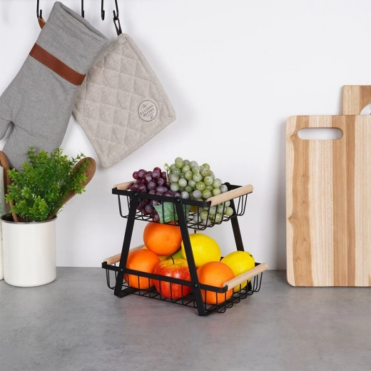 Sturdy metal construction with wooden handles