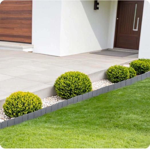 Clean separation of lawn and gravel