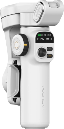 Clear controls including zoom and focus