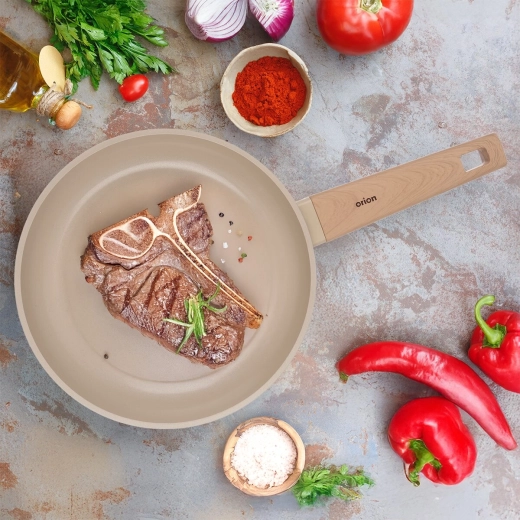 Große Bratfläche für Fleisch und Gemüse