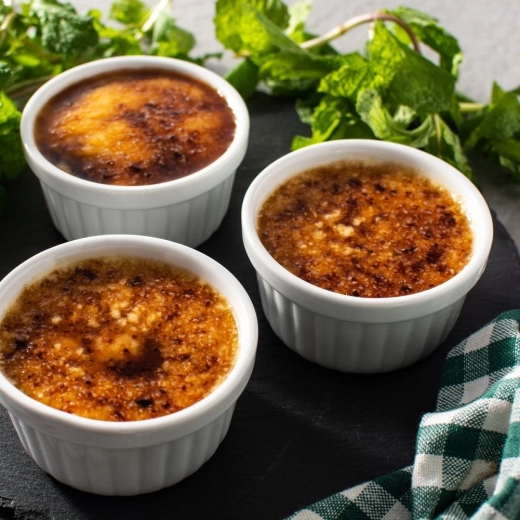 Porcelaine élégante à côtelures