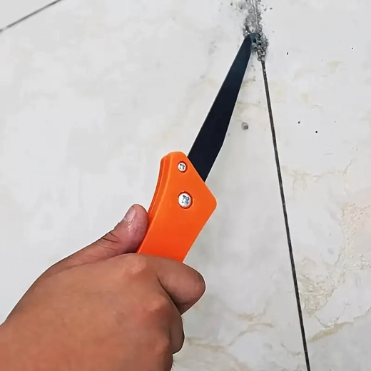 Mit schmaler Hakenklinge für schwer zugängliche Fugen