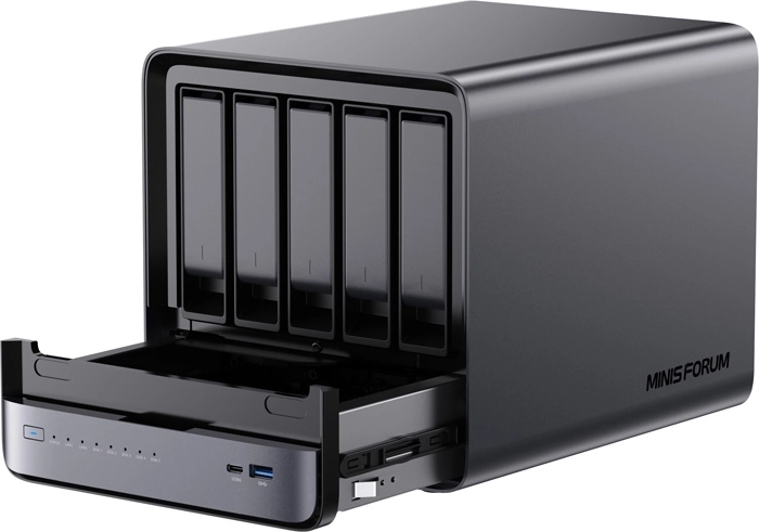 Huge capacity and flexible storage up to 144 TB