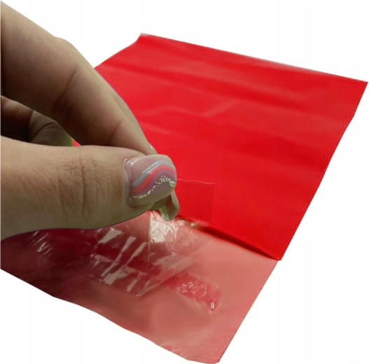 Fast sealing thanks to self-adhesive strip