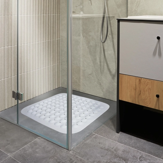 Surface antidérapante stable pour une douche plus sûre
