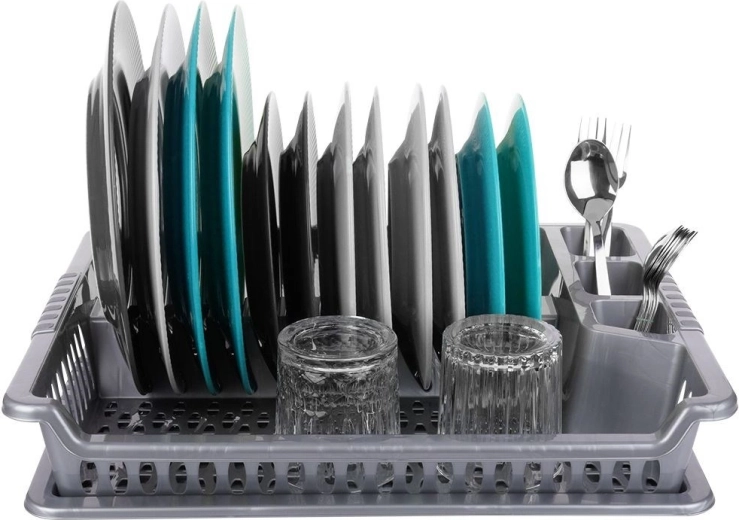 Three BPA-free cutlery compartments