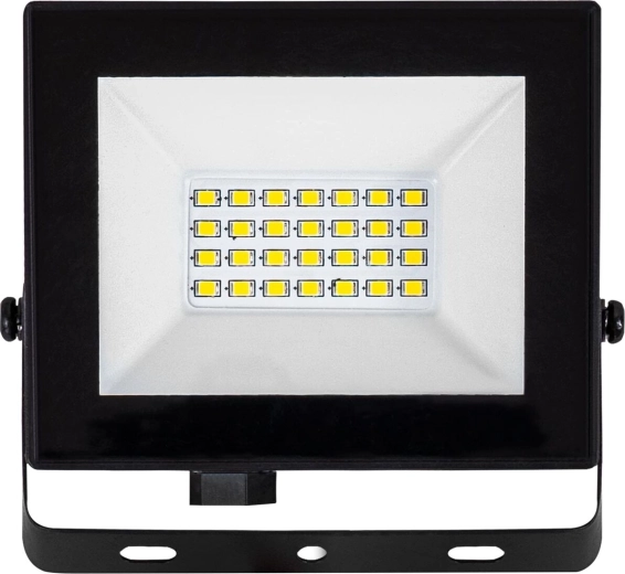 Éclairage puissant et uniforme de 1600 lm