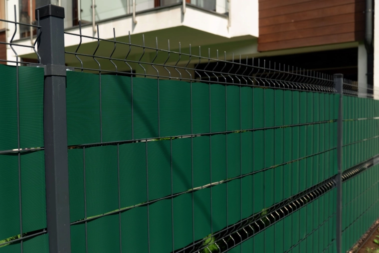 Fast installation without measuring or cutting