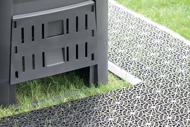 Durable surface with water drainage