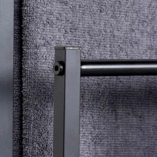 Stabile Metallkonstruktion mit matter Oberfläche