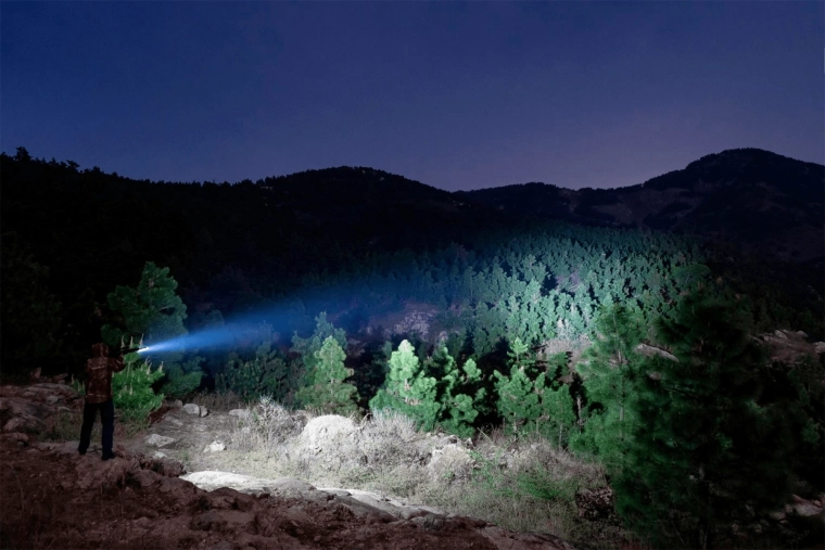 Tot 1500 lm en 250 meter bereik