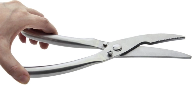 Prise en main confortable et articulation stable