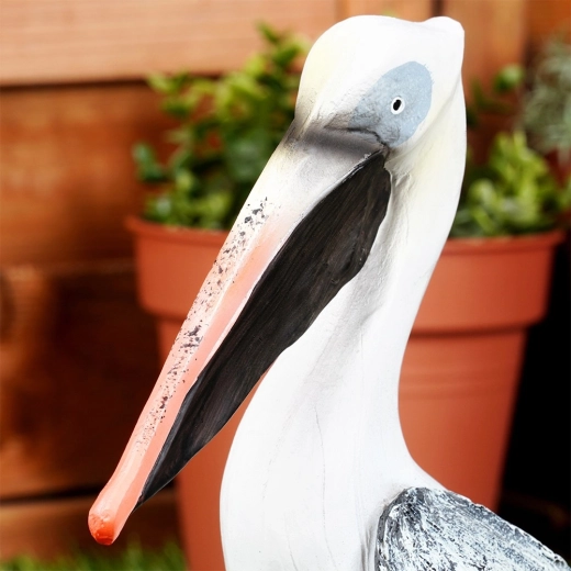 Easy placement in the garden or on the patio