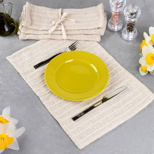 Practical table protection while serving