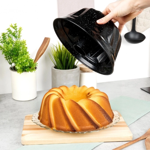 Decorative shape for striking serving