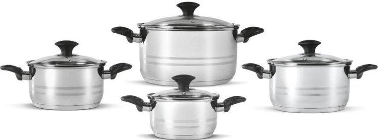 Ensemble de quatre casseroles pratiques