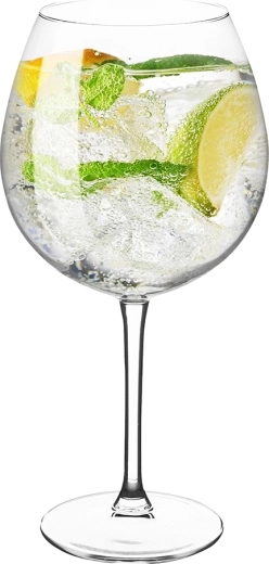 XXL capacity for drinks with ice and garnish