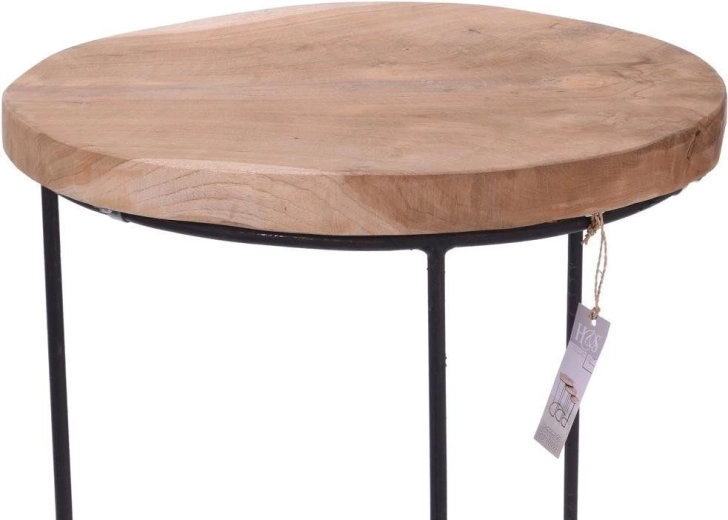 Natürliches Teakholz und robuster Stahl