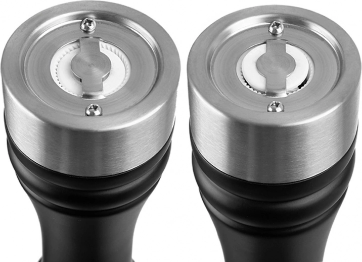 Durable ceramic grinding set