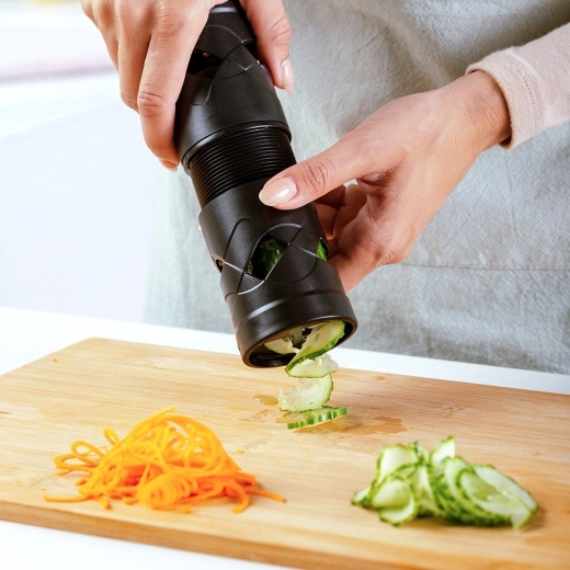 Sharp stainless-steel blades and safe use