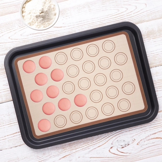 Non-stick surface for easy release