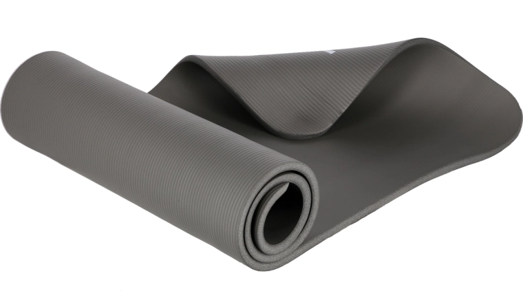 Soft 15 mm cushioning for gentle workouts