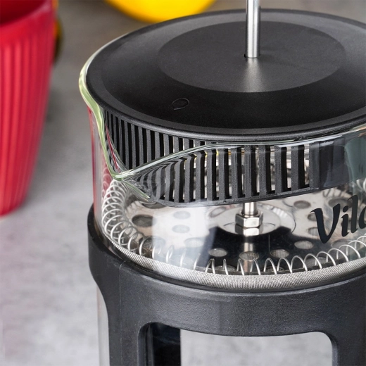 Fine stainless steel mesh for a crystal-clear beverage