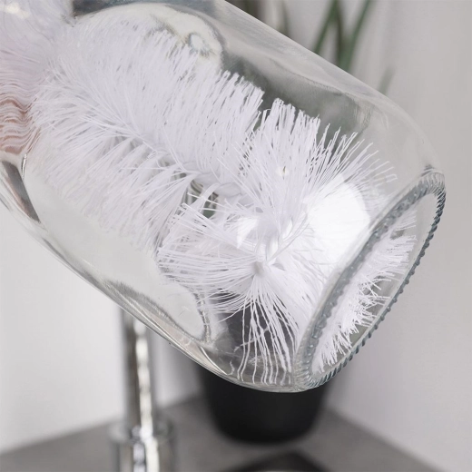 Dense bristles for thorough cleaning