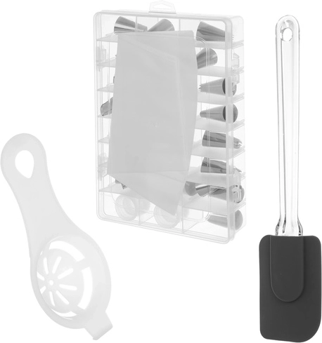 Nombreux accessoires pour la pâtisserie et la décoration