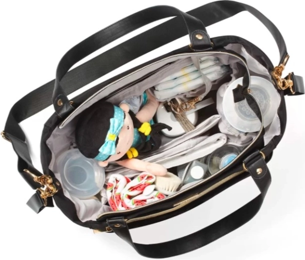 Thoughtful organization with 11 pockets