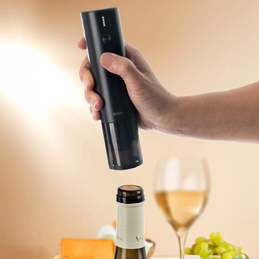 Automatic, effortless opening