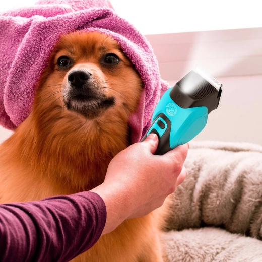 Quiet operation and low vibration for calmer grooming