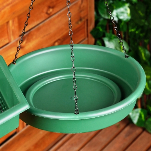 Separate Vogeltränke für frisches Wasser