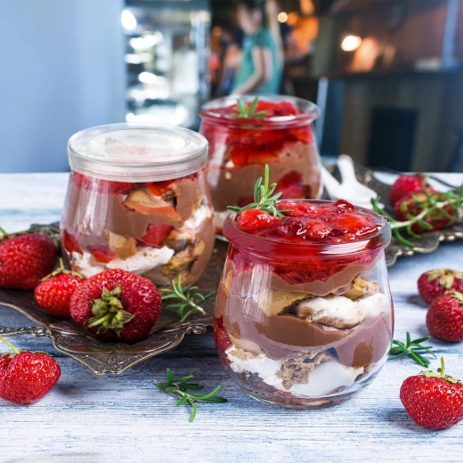 Ideal 300 ml portion for yogurts and desserts