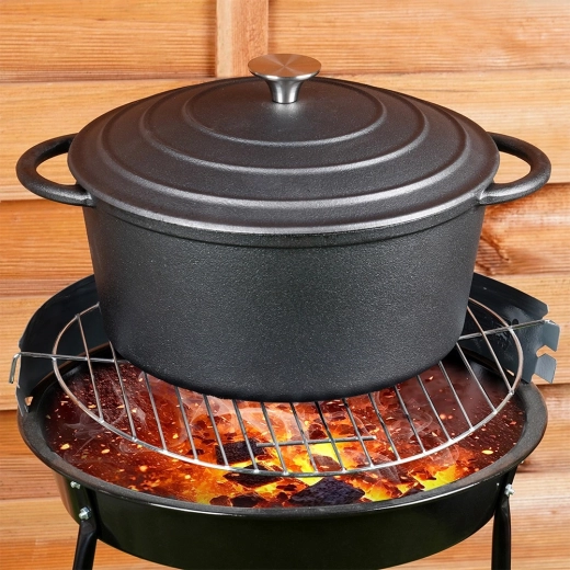 Vielseitig: Herd, Backofen und offenes Feuer