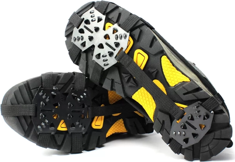 24 pointes métalliques sur chaque crampon