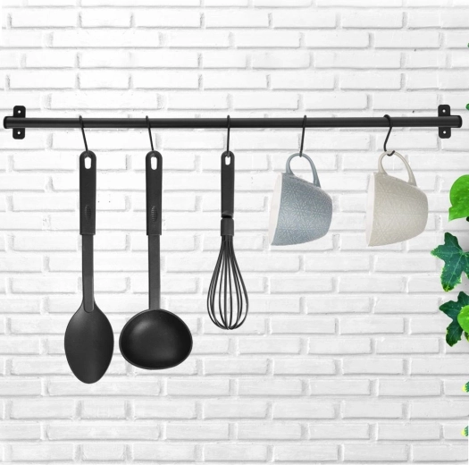 Space‑saving hanging solution with 5 S‑hooks