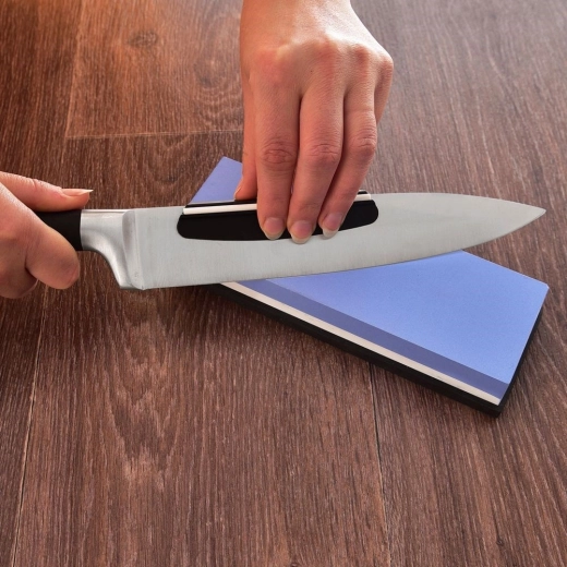 Angle précis grâce au guide 15–20°