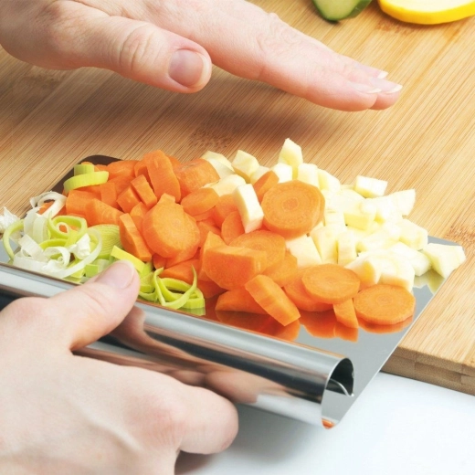 Ramassage et transfert rapides des ingrédients hachés