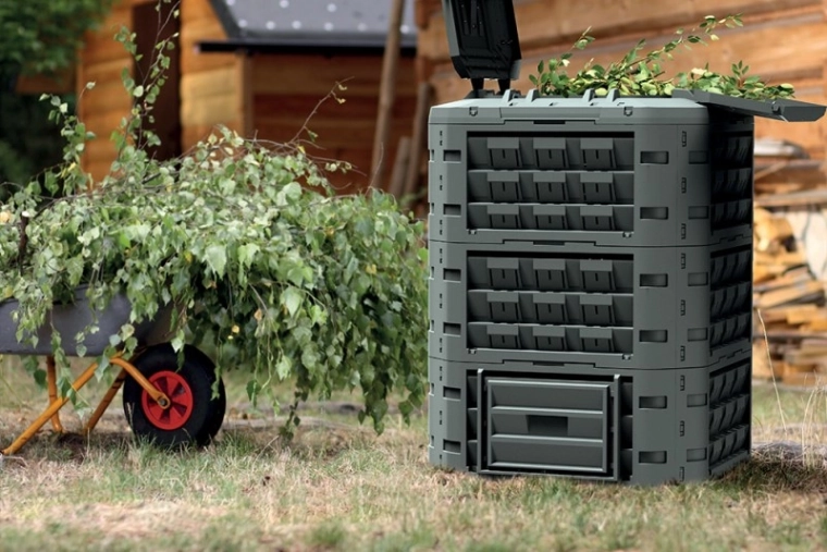 Convenient top loading and bottom extraction