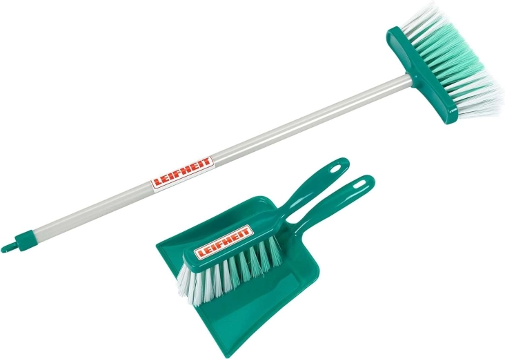 Broom, hand brush and dustpan for easy “sweeping”