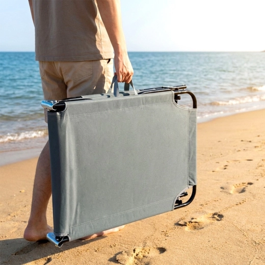 Folding design with carry handles