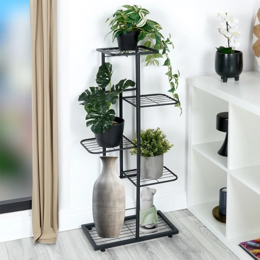 Vertical design for more plants in a smaller space