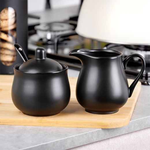 Elegant black design for any table