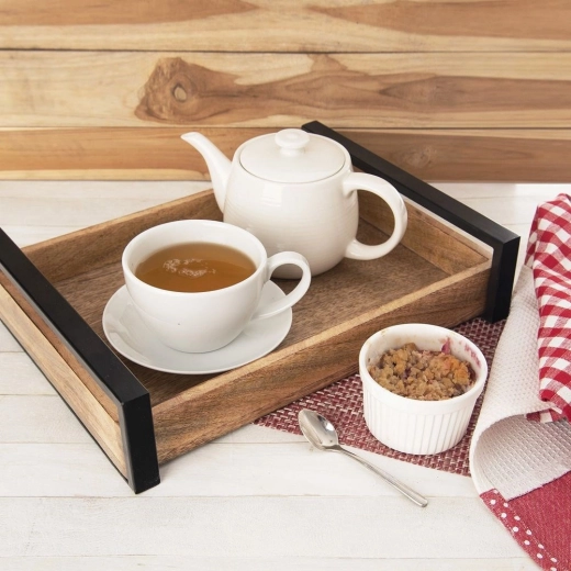 Stabile Metallgriffe für sicheren Transport