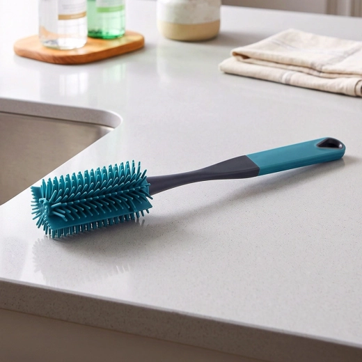 Long 35 cm handle for better reach