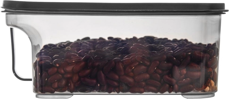 Comfortable handle and easy stacking