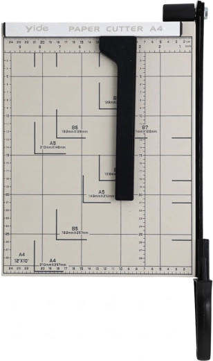 Robuste Metallkonstruktion mit Edelstahlklinge