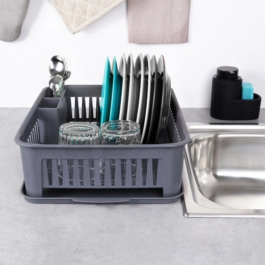 Removable drip tray for a dry countertop