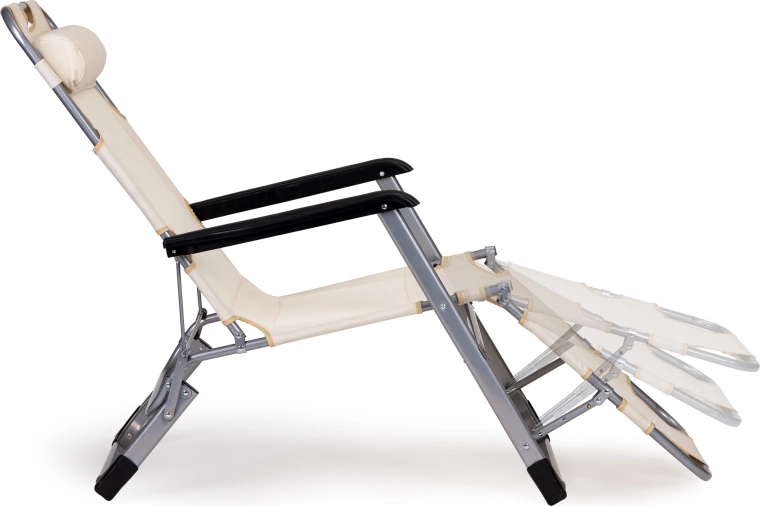 Comfortabele hoofdsteun en 3 standen voor de beensteun